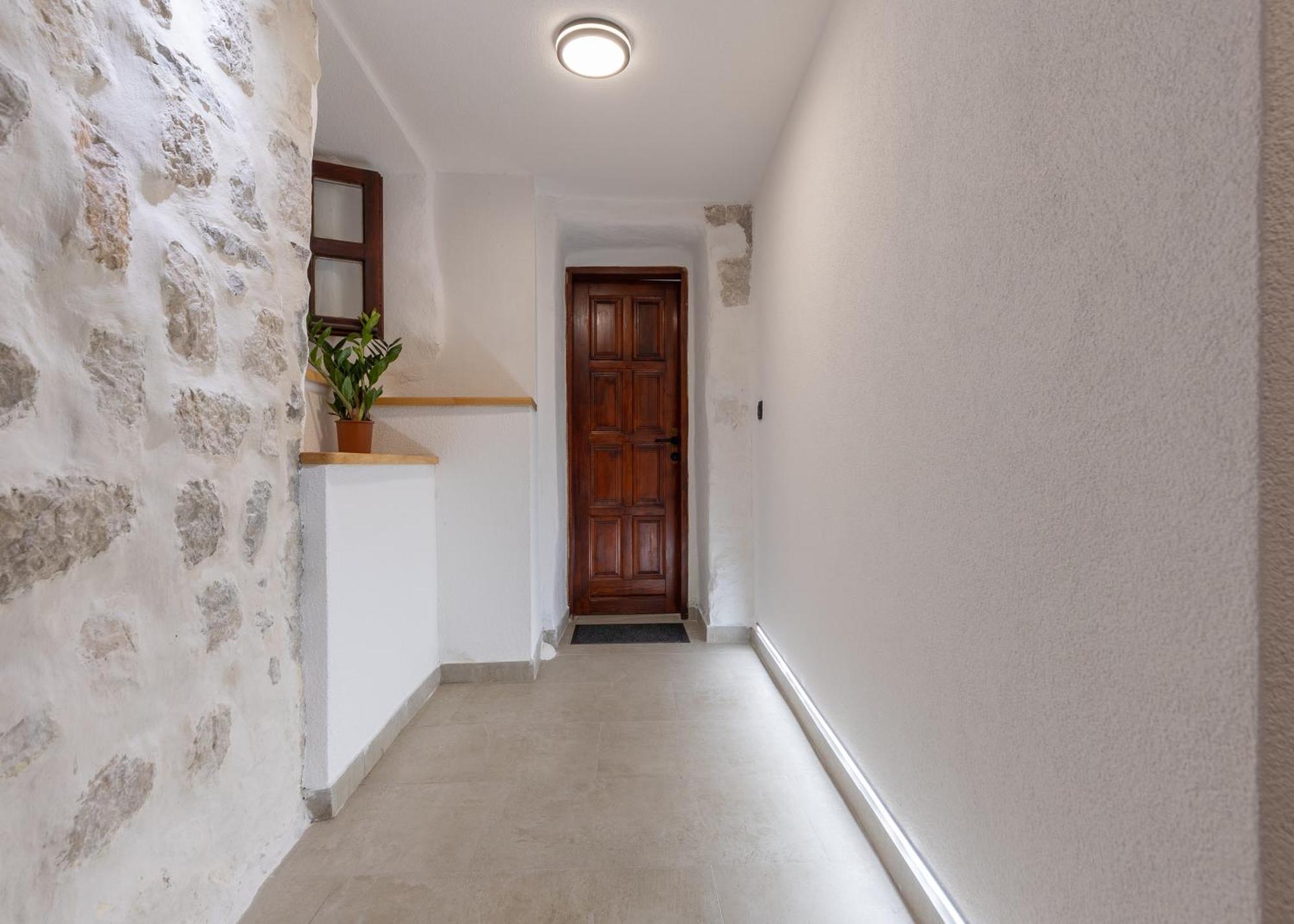 Quince&Sparkle Apartments Old Town Kotor Room photo